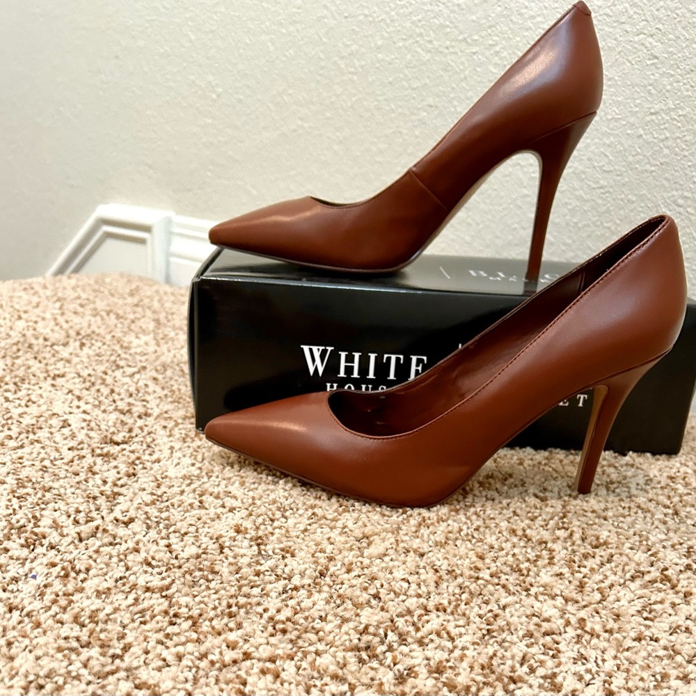 SOLD SOLD SOLD        WHBM Olivia Rich Mahogany Leather Pumps Size 9